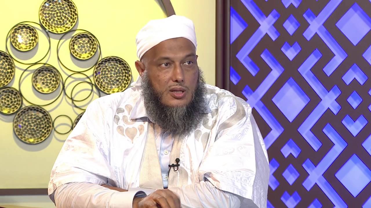 الددو يفصل في حكم أداء المسافر لصلاة الجمعة إماما #معالم