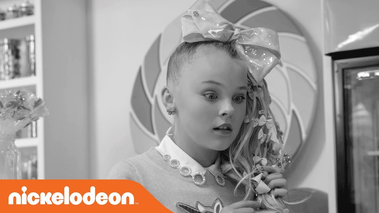 JoJo Siwa, Breanna Yde & More Nick Stars Say Goodbye to 2017 Trends! | Nick