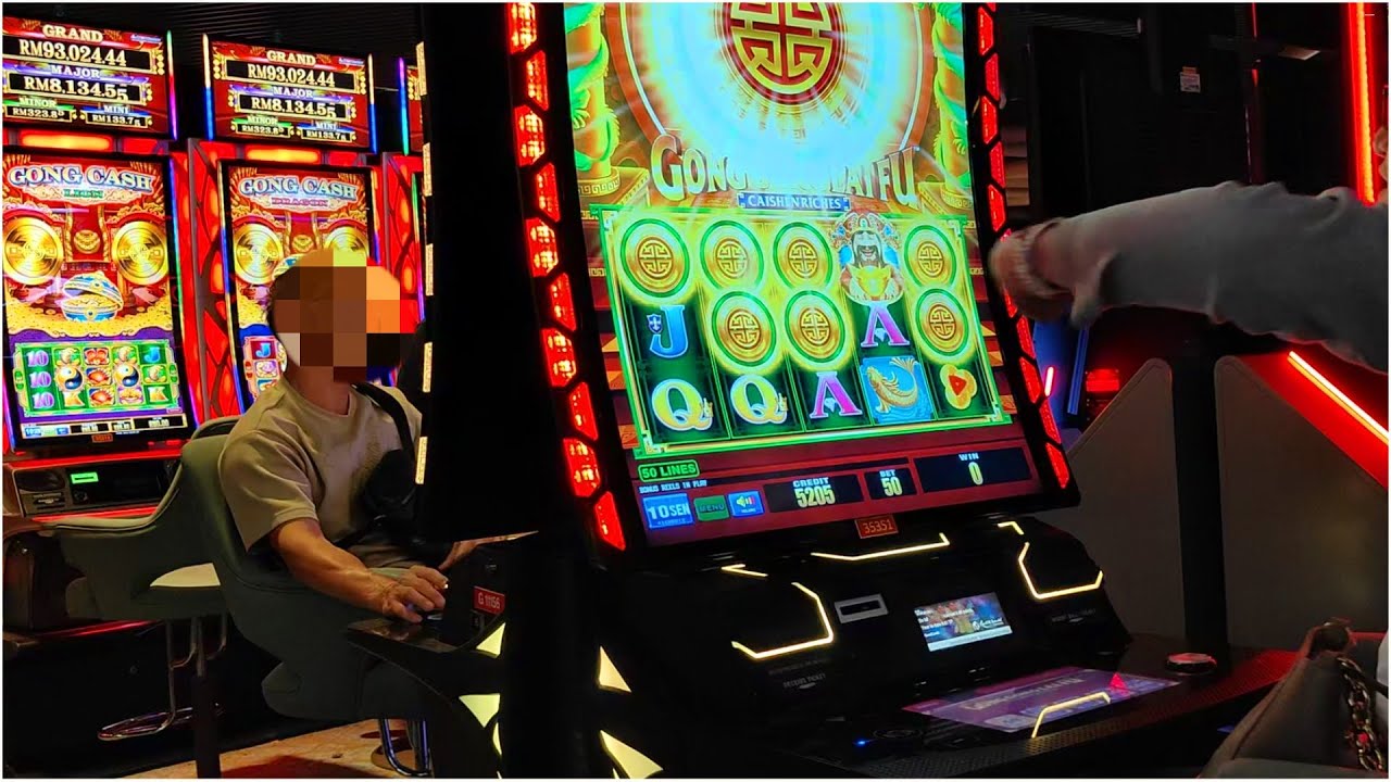 老虎机《RM1000系列》真的！中满了财神图案（GIGANTIC WIN！），赔率就。。。，赌场，slot game