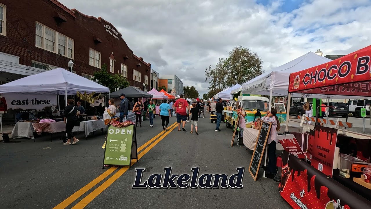 Walking Through Downtown Lakeland During Farmer's Market