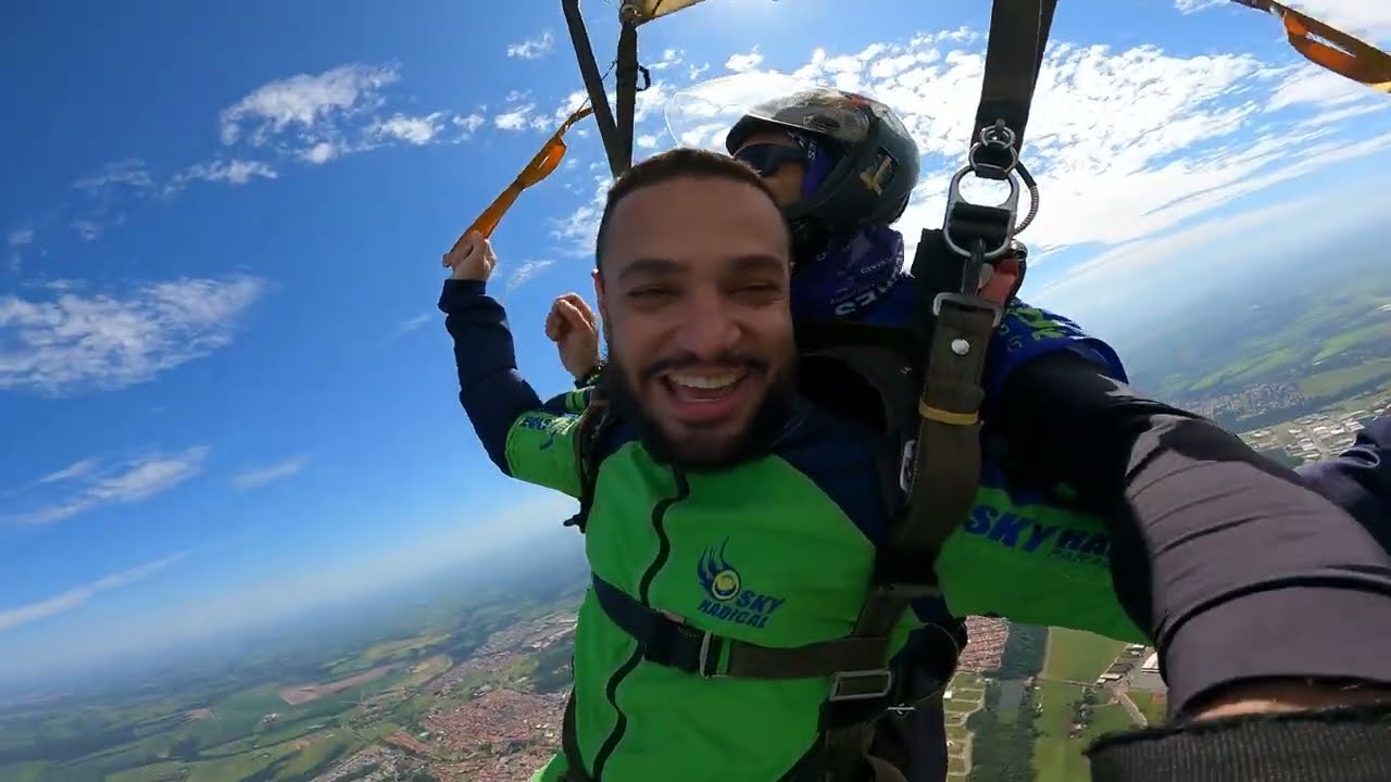 Salto de Paraquedas em Boituva-SP SkyRadical