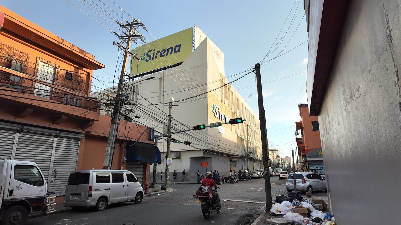 ASI SE VE HOY EN DIA LA AVENIDA MELLA EN SANTO DOMINGO REPUBLICADOMINICANA