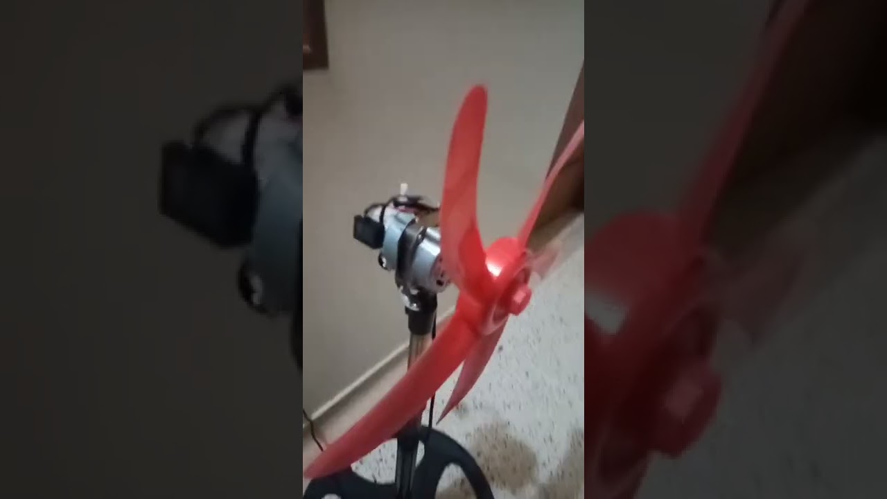 Reemplazo de capacitor de arranque en un ventilador.