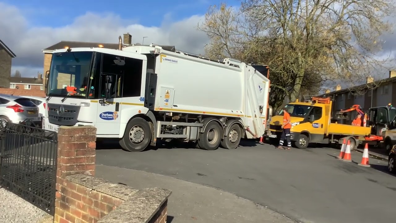 Garden waste bin men at 11:25am. EYK