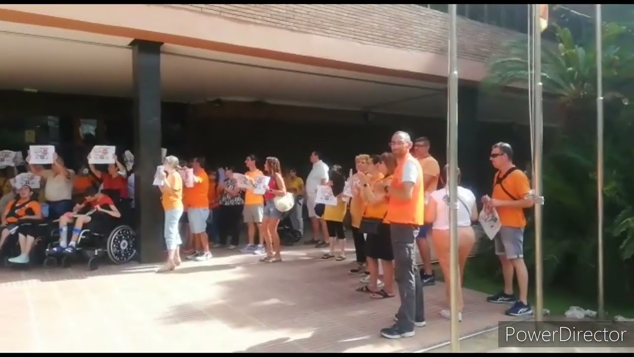 Familias de  alumnos piden al  Departament d'Educació,  Salvar Can Vila de Mollet