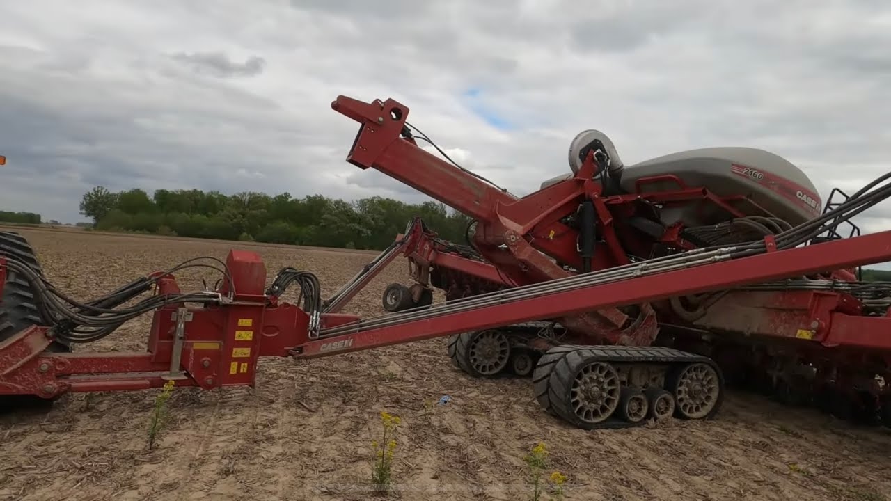 Буксировка Case IH 2160 в два с помощью 620 Quad Trac (последняя неделя сева) s4 e6