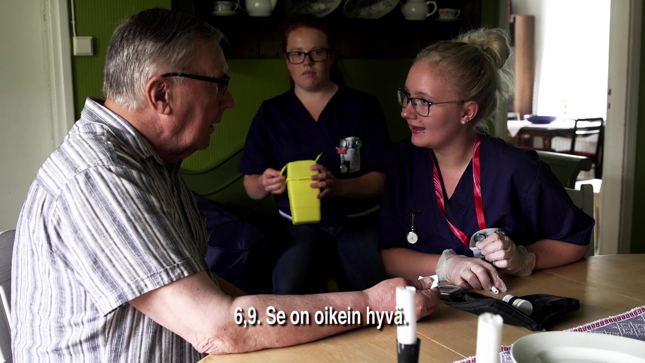 100 ammattiosaajaa -  Lähihoitaja