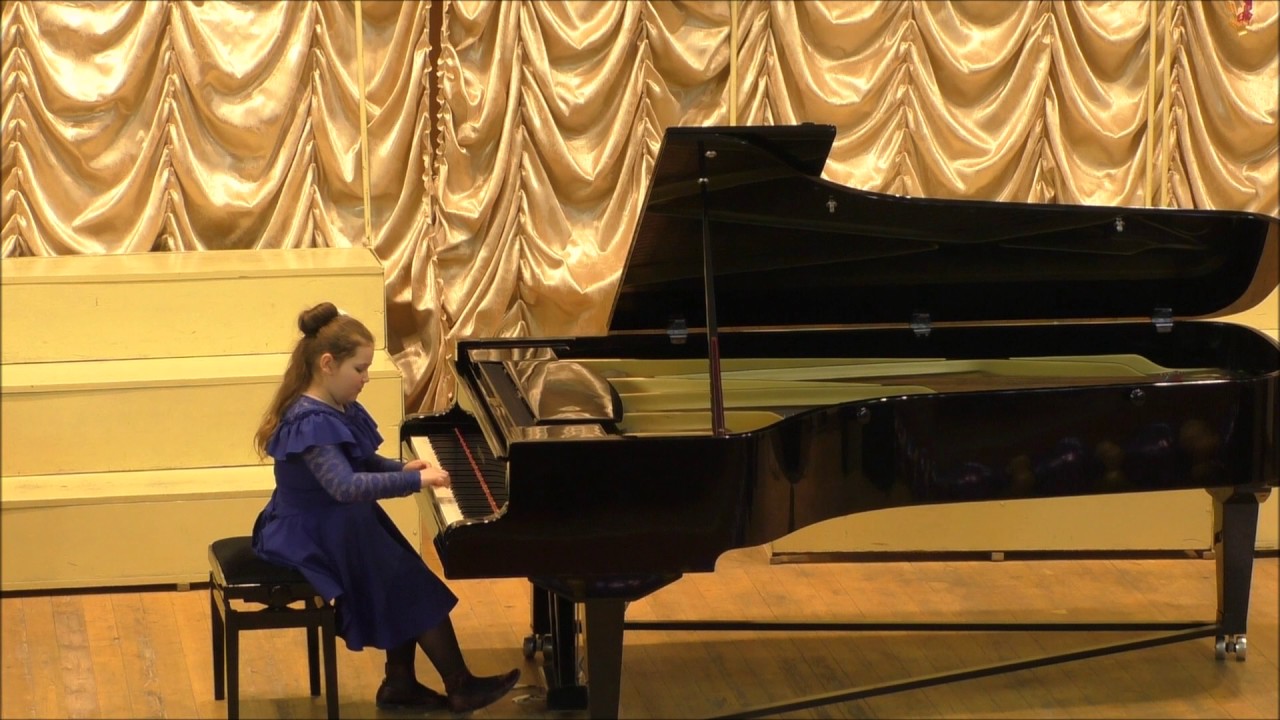Романова Полина, 8 лет, первый год обучения, преподаватель Легкова Елена Анатольевна