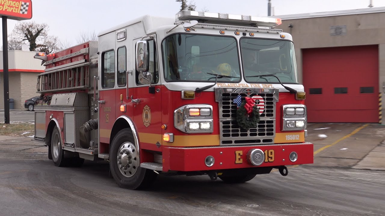 Philadelphia Fire Department Engine 19 Responding 