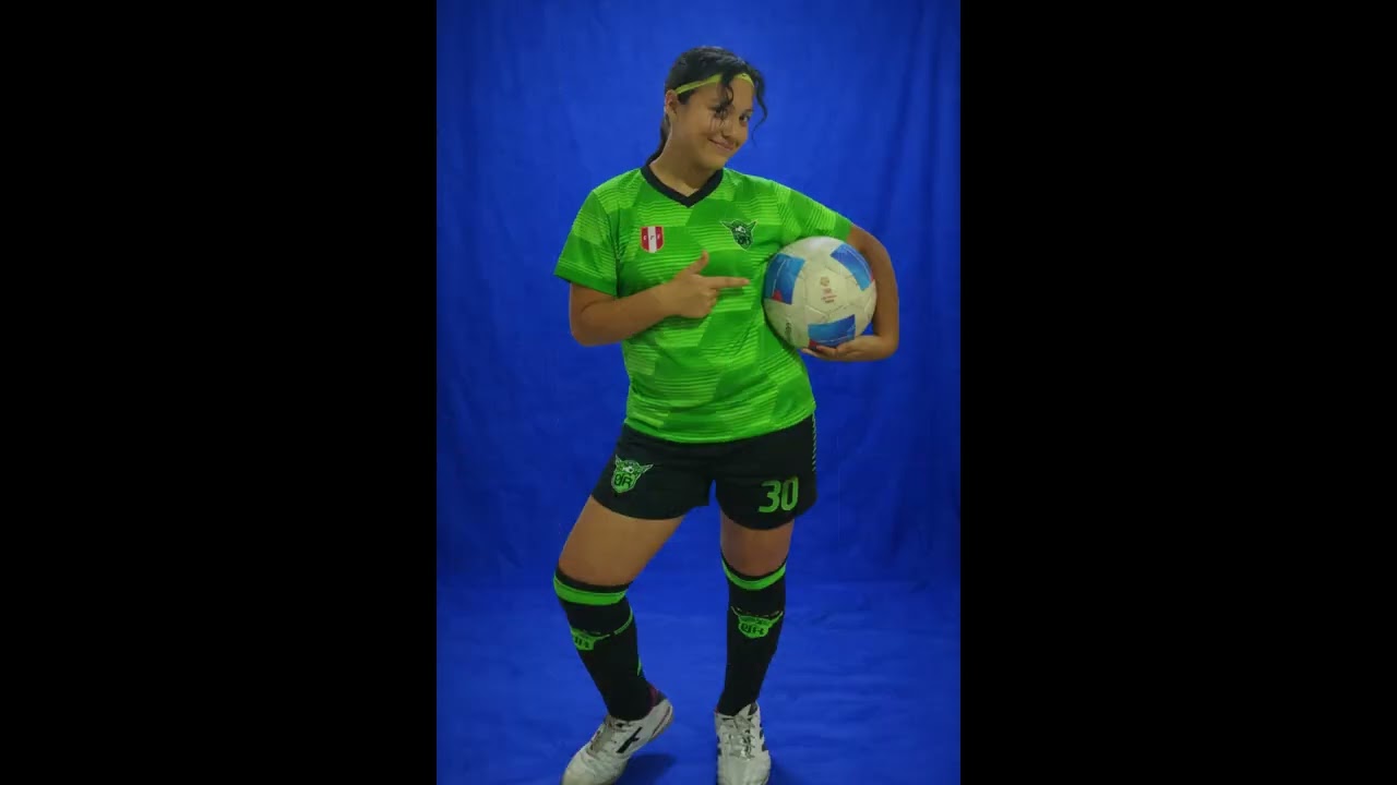 Muy Bien mi Briana con su Uniforme Futbolistico