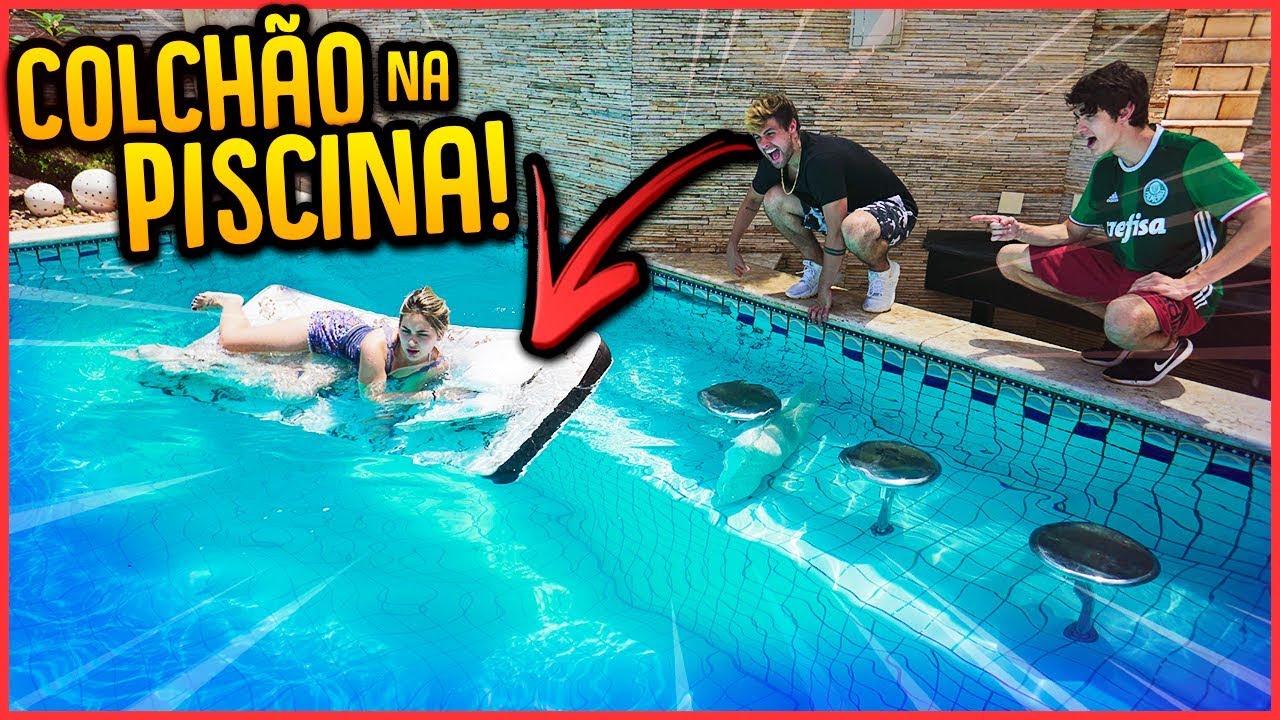 COLOQUEI O COLCHÃO DA MINHA NAMORADA NA PISCINA DA CASA NOVA!! - TROLLANDO NAMORADA [ REZENDE EVIL ]