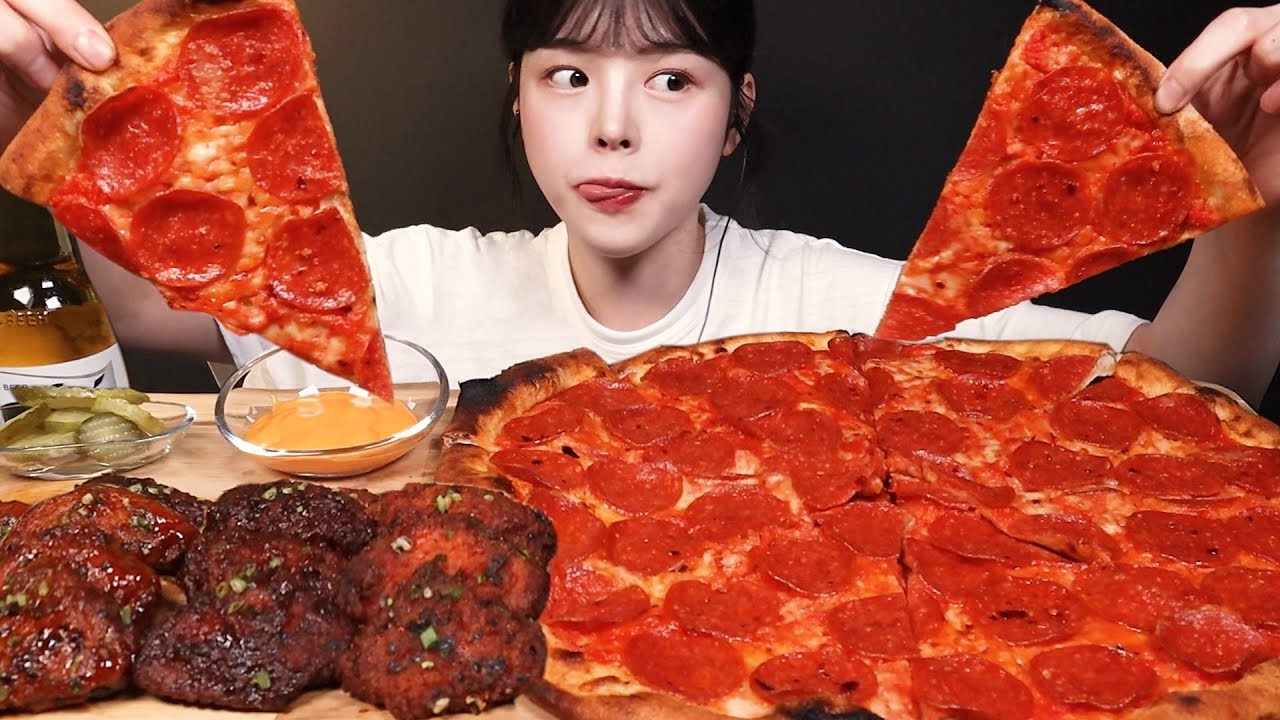 SUB)고든램지 페퍼로니 피자 먹방!🍕 치킨윙까지 치즈소스 푹푹 찍어먹기🍗 (ft.맥주) 피맥 꿀조합 리얼사운드 Pizza & Beer Mukbang Asmr