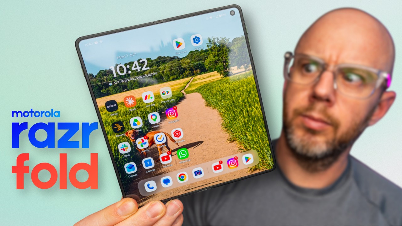 Motorola Razr Fold Review - Why It Breaks All the Rules!