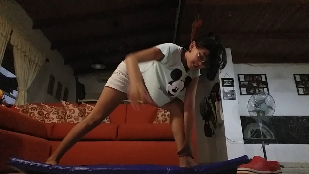 Haciendo poses de yoga cap&iacute;tulo 1
