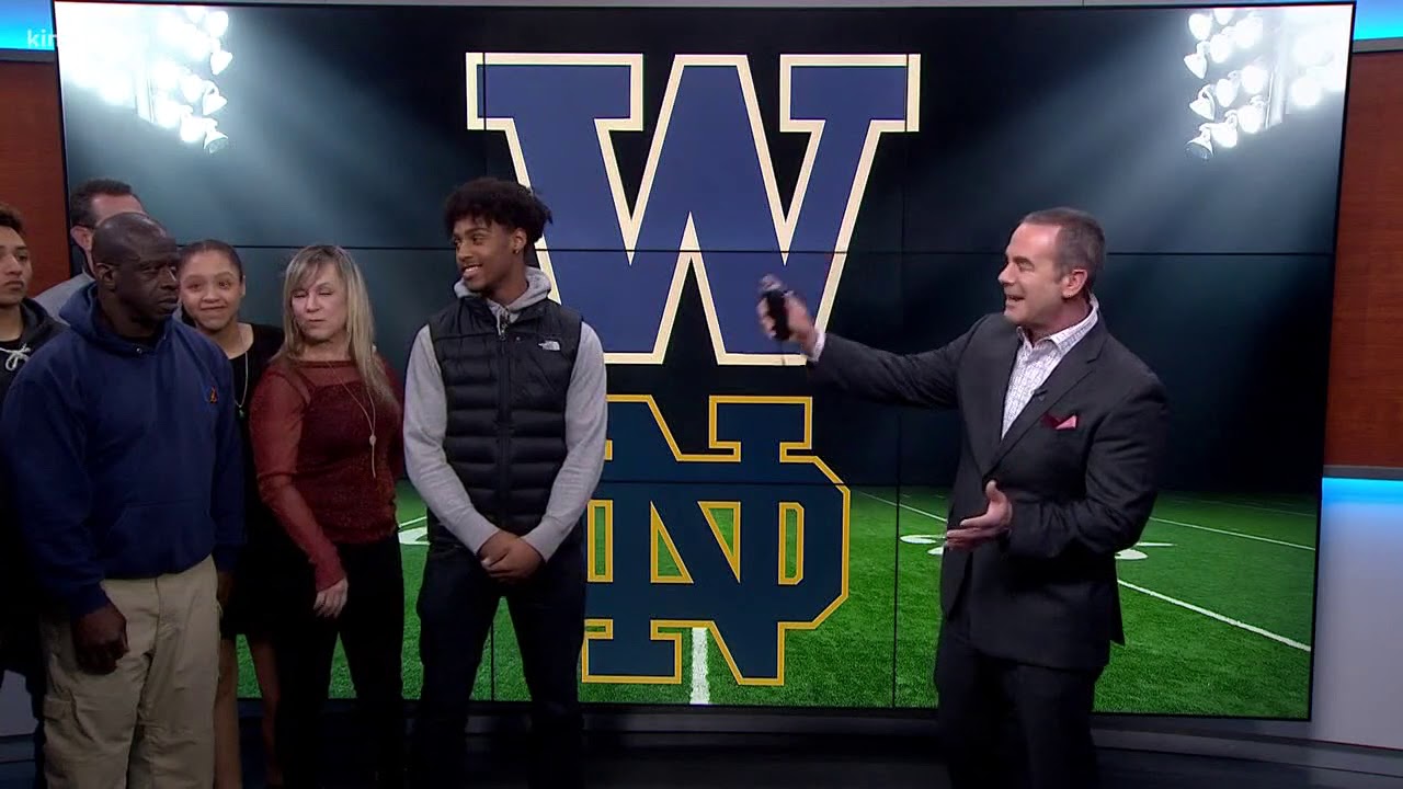 Top hs football recruit: Huskies or Irish?