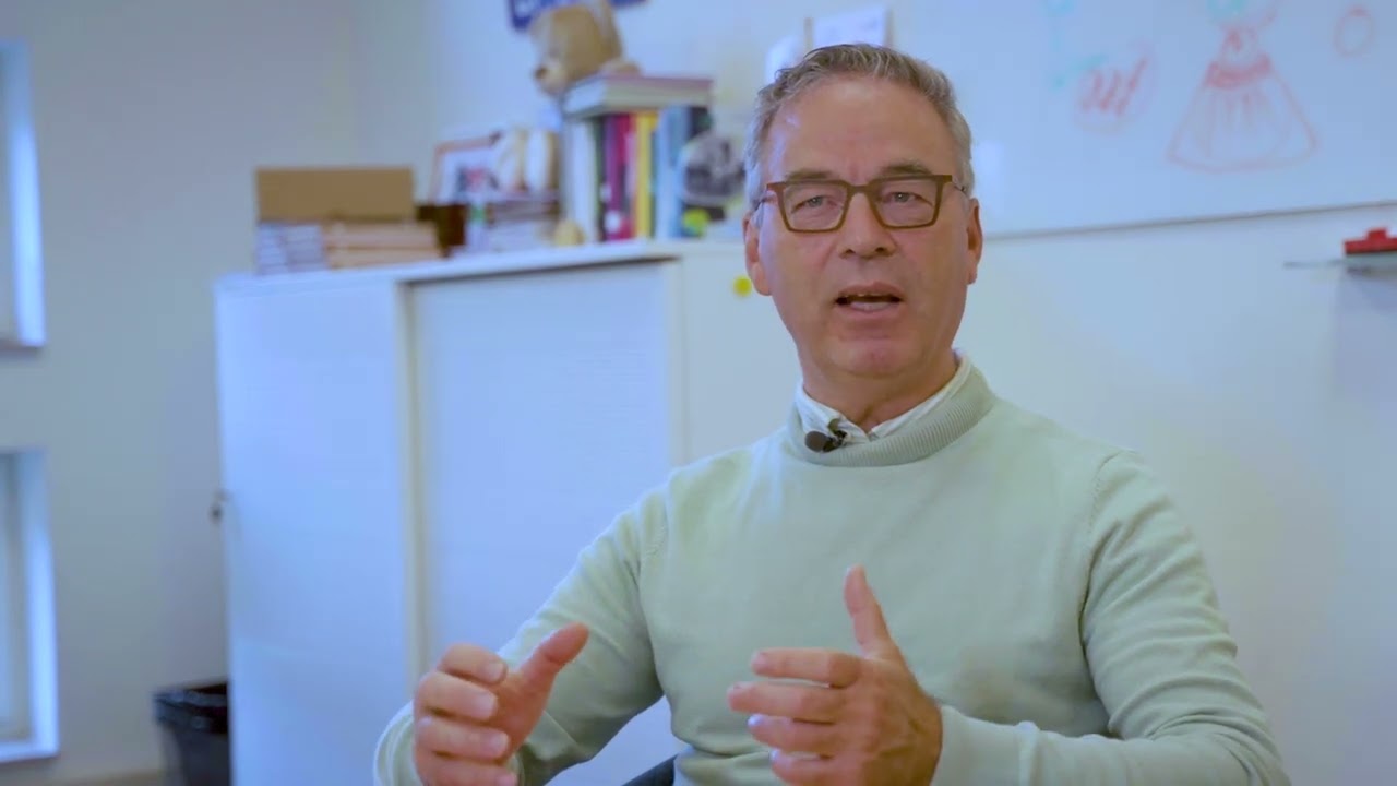 Lex Staal (directeur-bestuurder Sociaal Werk Nederland) over Lof der Sociale Zotheid