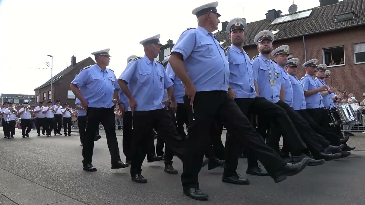 Schützenfest 2025 in Dormagen Nievenheim.  Königsparade Teil 02
