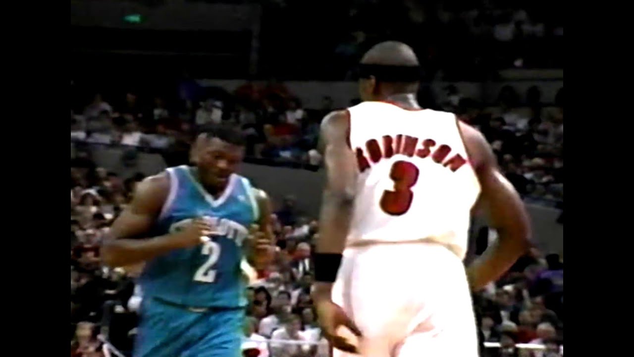 Larry Johnson Battles Cliff Robinson (RIP) - Hornets @ Blazers March 1993