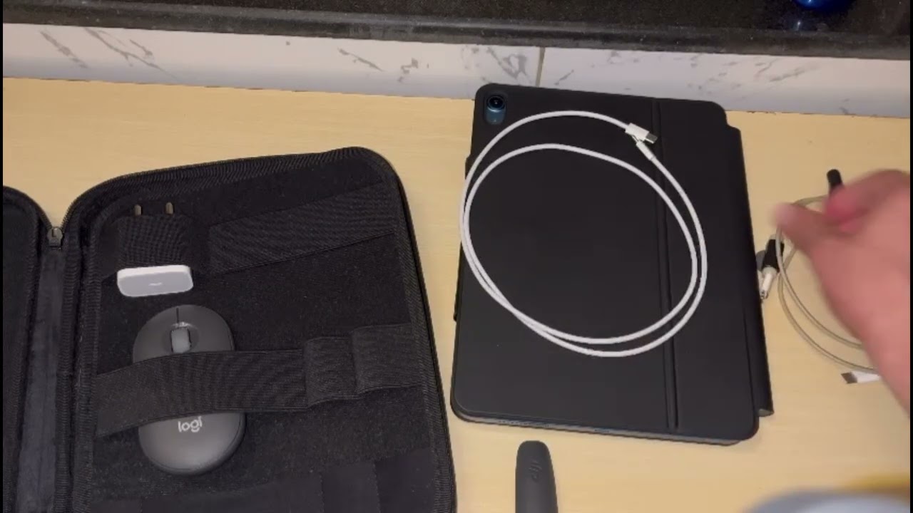 Unboxing and review of SwooK Hard Portfolio Case for 9-11 inch Tablet Sleeve Bag for iPad (Black)