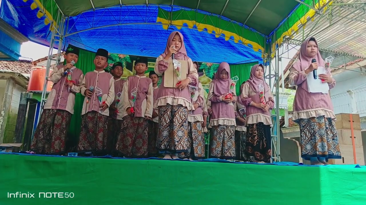 Haflah TPQ Nurul Huda penampilan kelas 3 menyanyikan lagu ayah ibu karena mereka