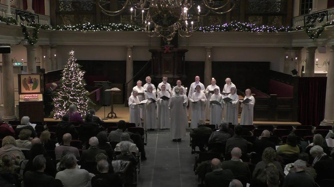 Viering in de Lutherse Kerk op het Spui in Amsterdam op Kerstavond, 24 december