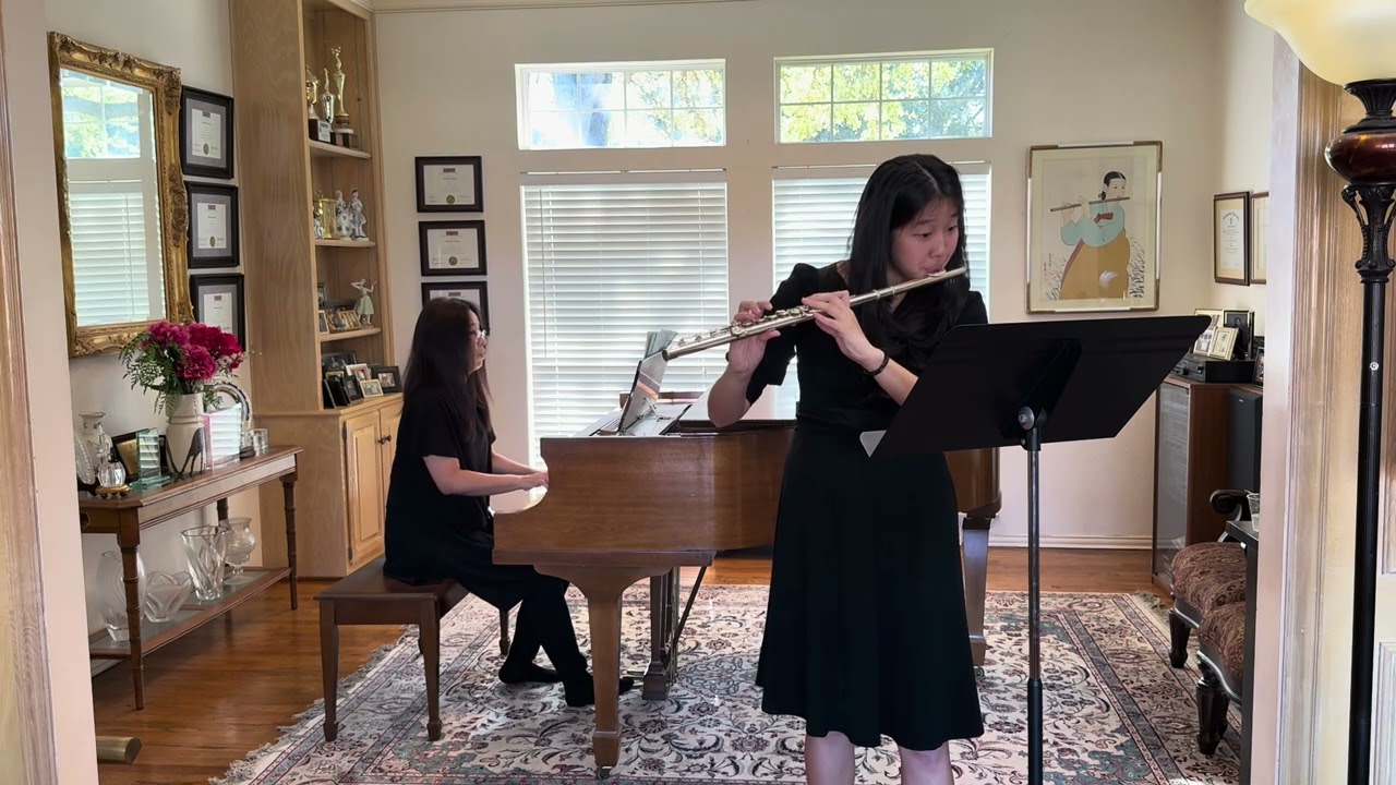 Concerto - Mozart // Performed by Katie Lee