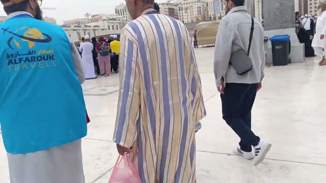 Keluar Area Pelataran Masjid Nabawi