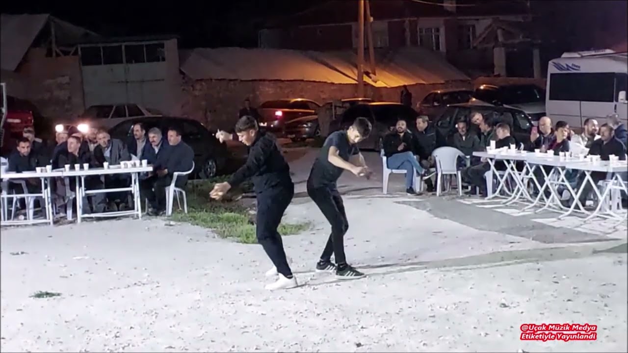 Ahmet Taş  Yabandan gel Selamlaşma Ful dagardı Aslan apa pazarcık mah.Karadın geçleri oynuyor