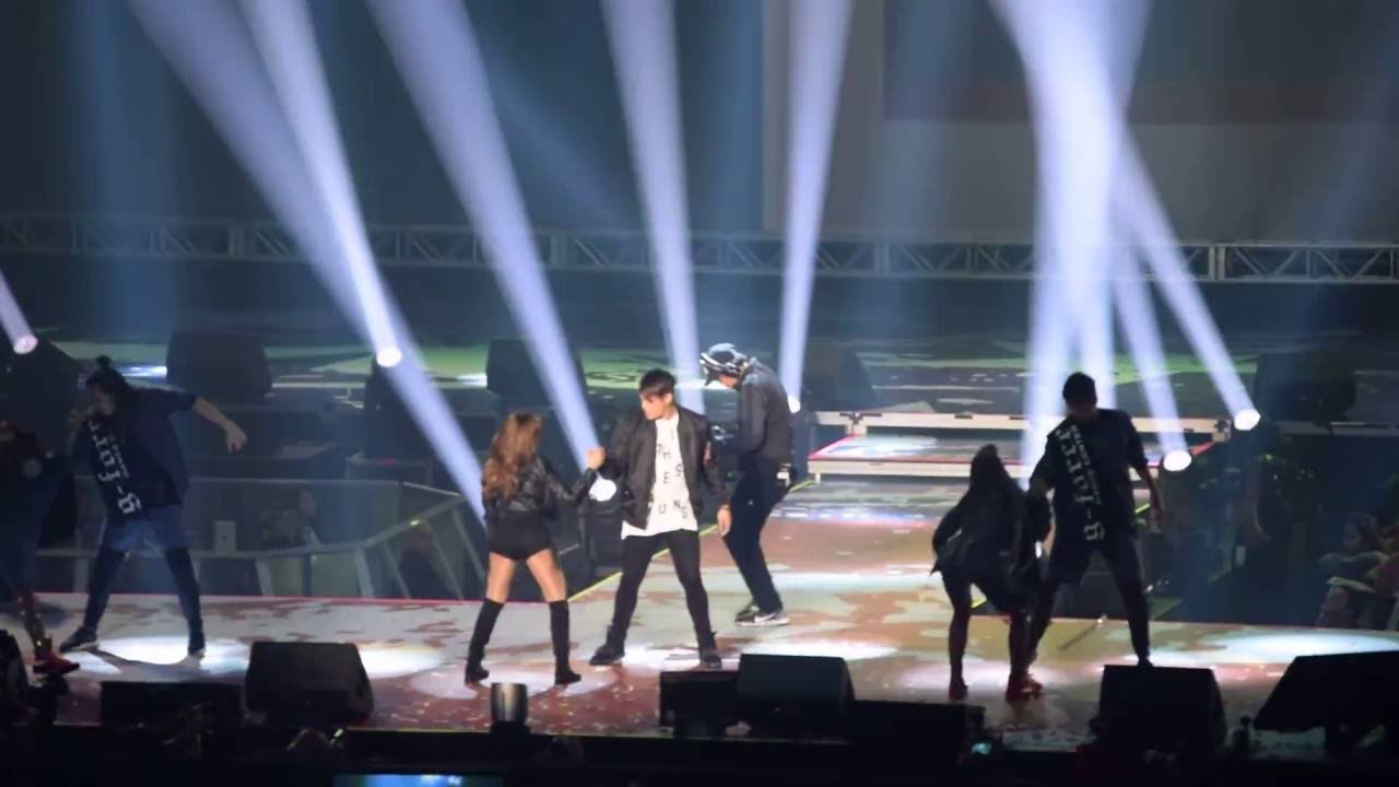 Maja Salvador with Enrique, Billy, Janella & Elmo at ASAP live in NYC. (HD)