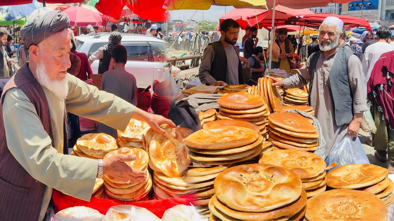 Breakfast in Kabul Pole Khishte | Tasting the Most Delicious Bread & Local Dishes in Afghanistan