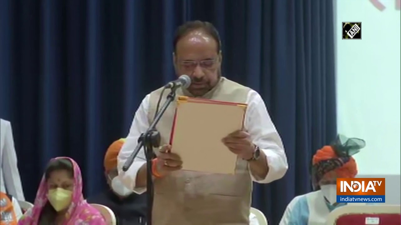 MP Cabinet expansion: Gopal Bhargava, Yashodhara Raje Scindia take oath as ministers