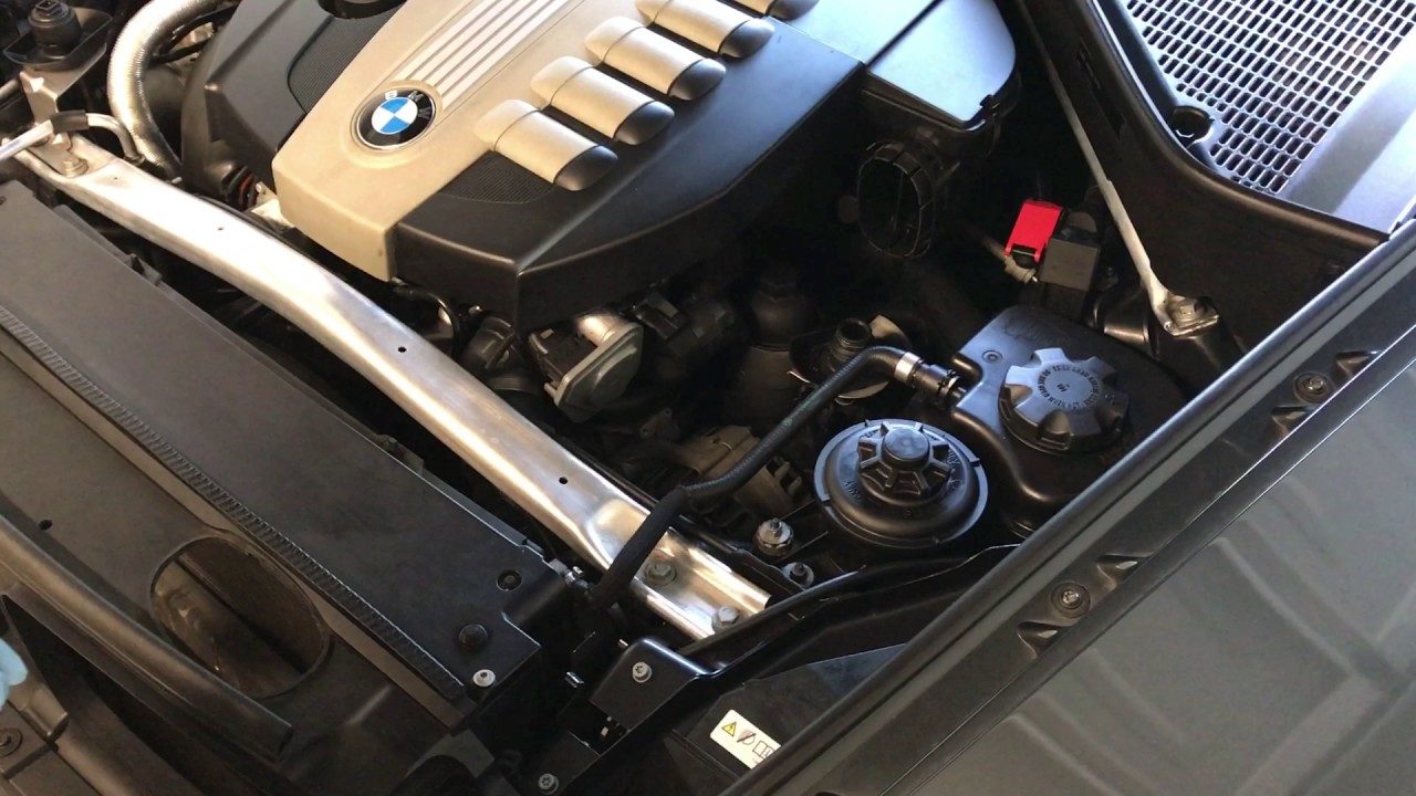 BMW E70 X5 - Diesel Exhaust Fluid Refill