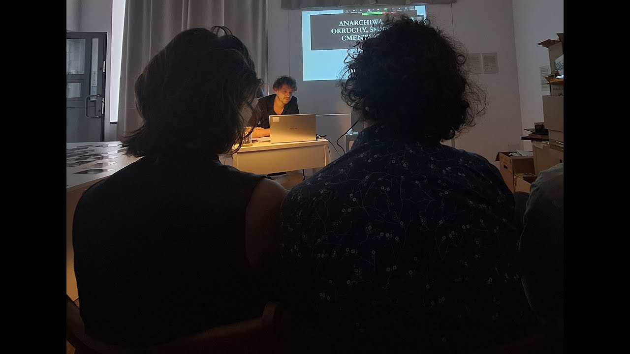 Anarchiwa &ndash; okruchy, śmieci, cmentarze. Wykład Piotra Sadzika. 25.07.2023