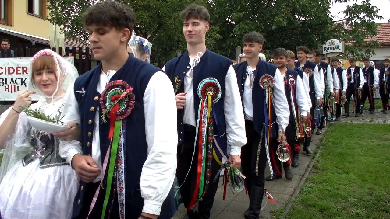 Mladé hody Jinačovice 2025 (předání hodového práva)