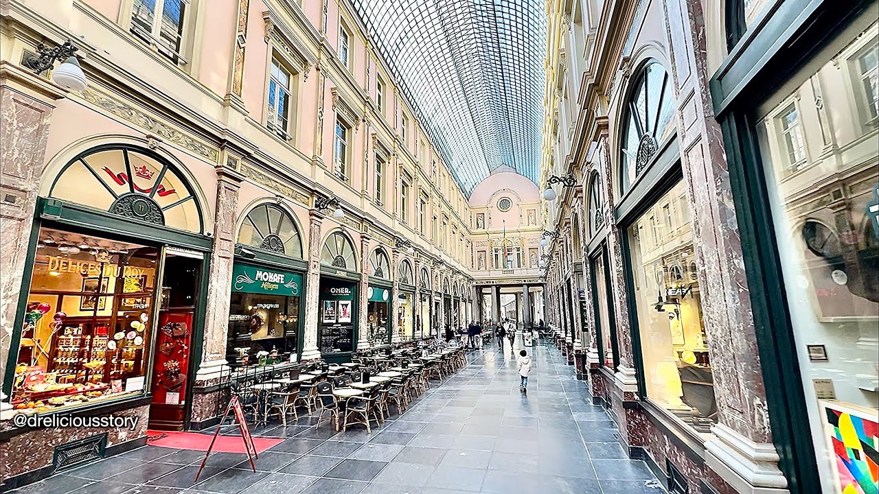 Royal Gallery Of Saint Hubert European Authentic Shopping mall Walk arounds @ Brussels Belgium 🇧🇪