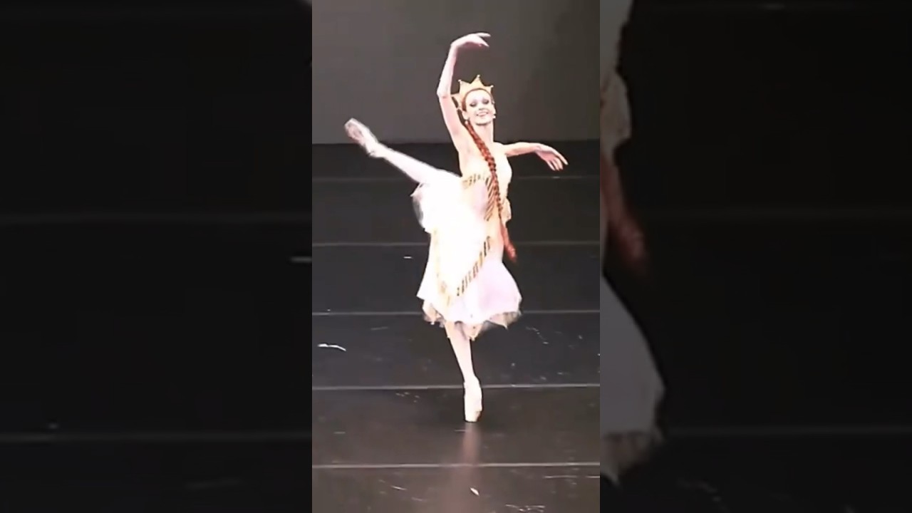 ulyana_lopatkina and vladimir_shklyarov in The Little Humpbacked Horse by alexeiratmansky 🤍