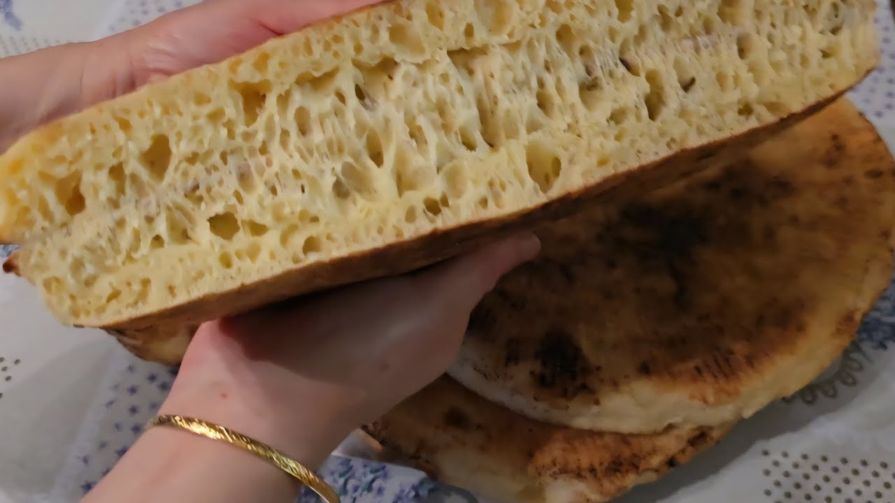 خبز المطلوع او الطاجين خفيف وطري كي الشحمة و مثقب كي الشهدة مطلوع و عليه الكلام  جربوه على ضمانتي 