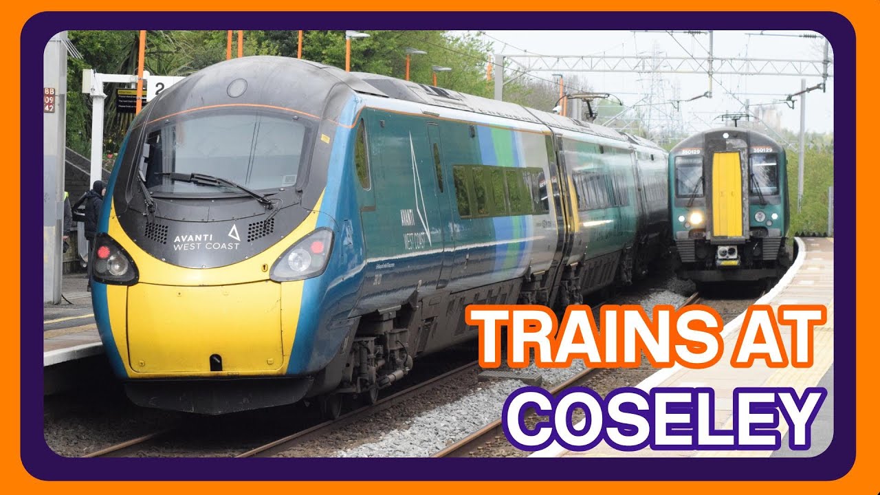 Trains at Coseley railway station (28/04/2023)