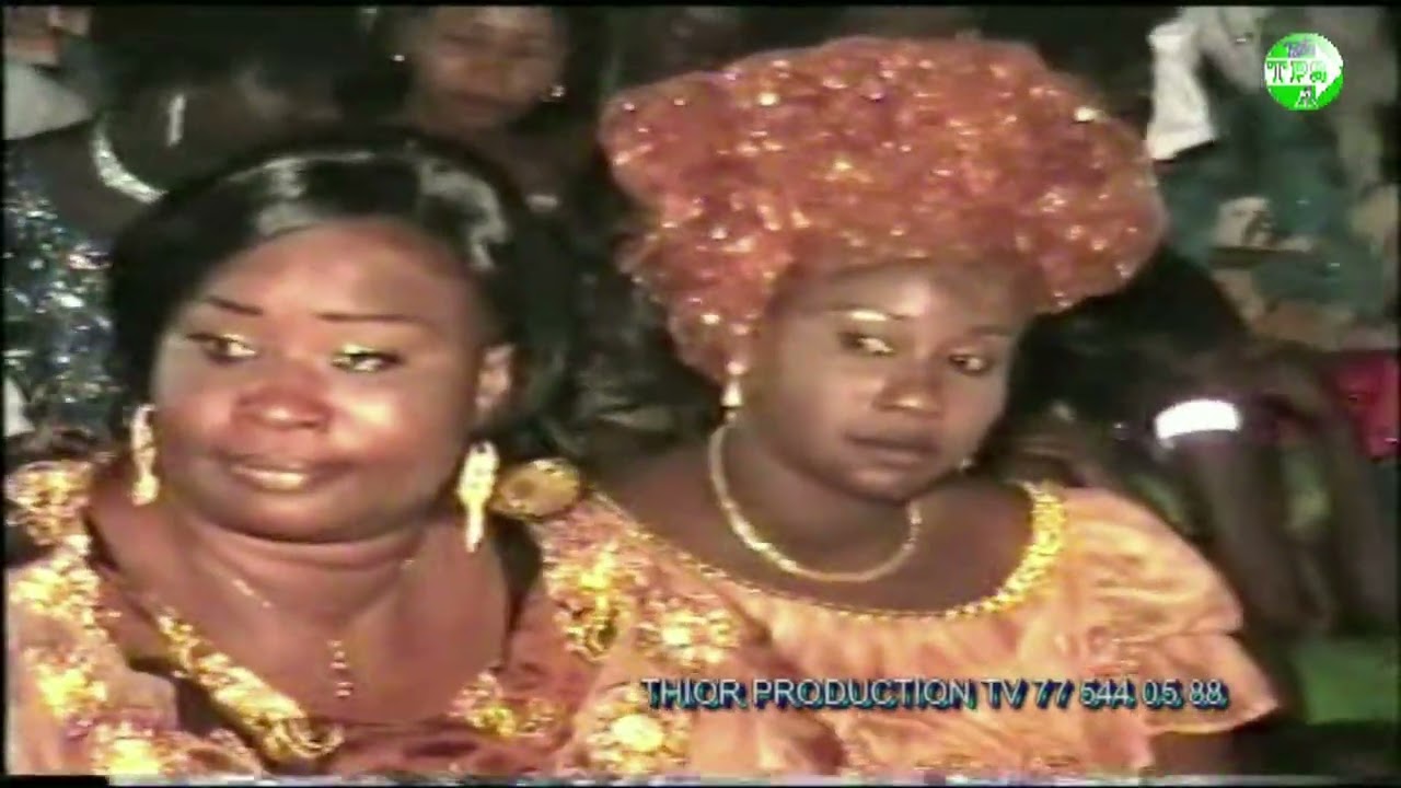 l'artiste Oussou Ndiol avec les Guelwars du Sine à  Joal 6ème partie