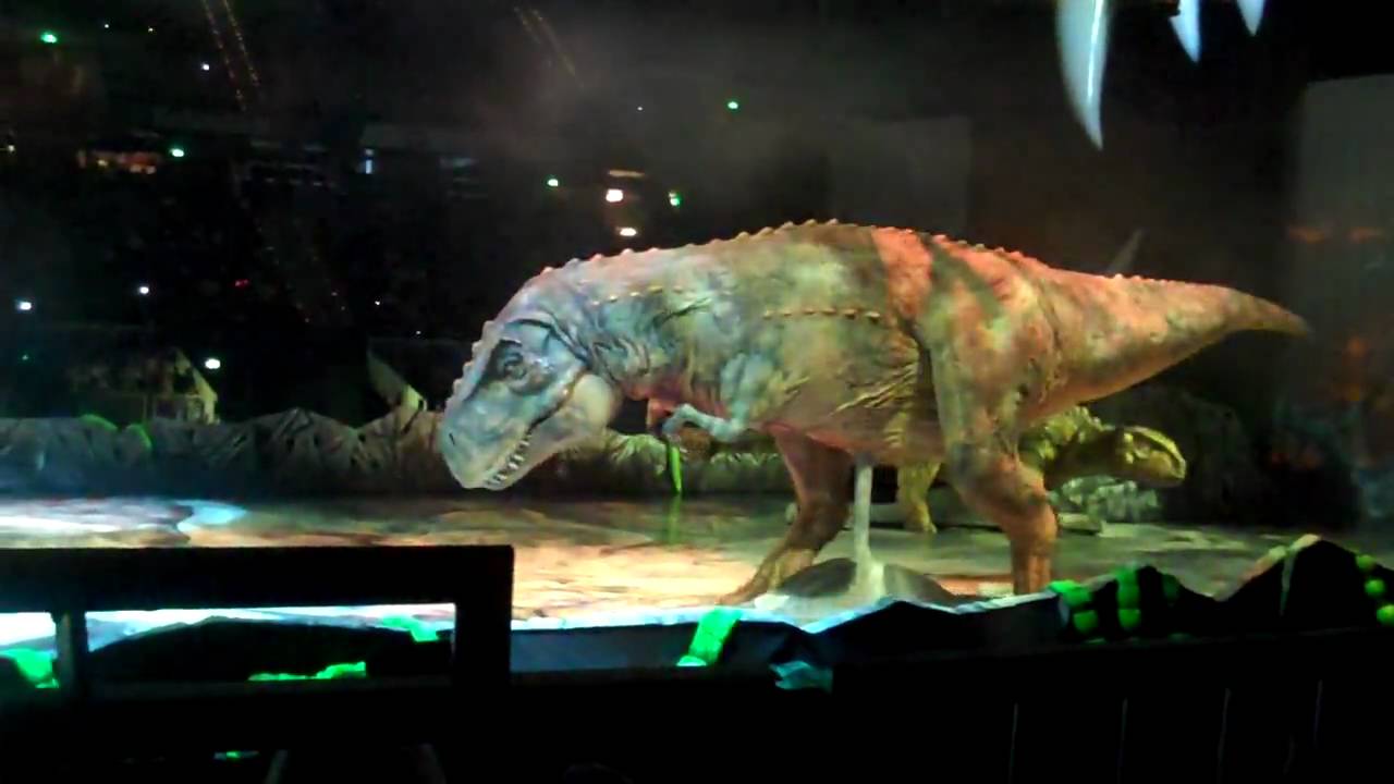 Walking with Dinosaurs in Ahoy Rotterdam: T-Rex tegen Torosaurus en Ankylosaurus
