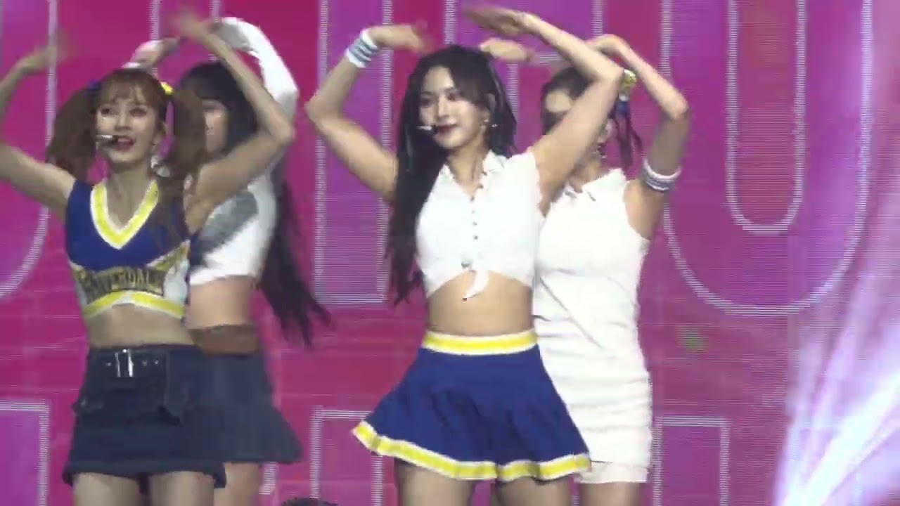 [4k]221210 스테이씨 STAYC 아이사 ISA 'beautiful monster' fancam - STAYC 1st fan meeting in Taipei