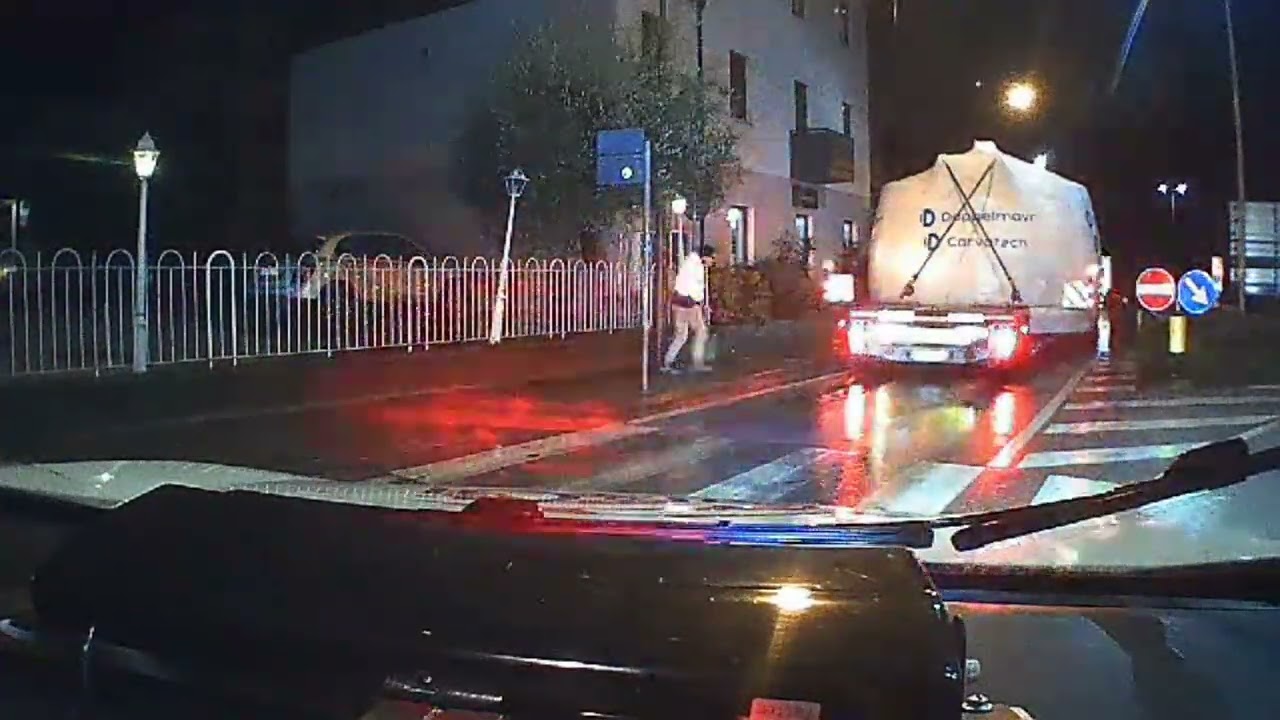 A volte  la  strada  ci è stretta