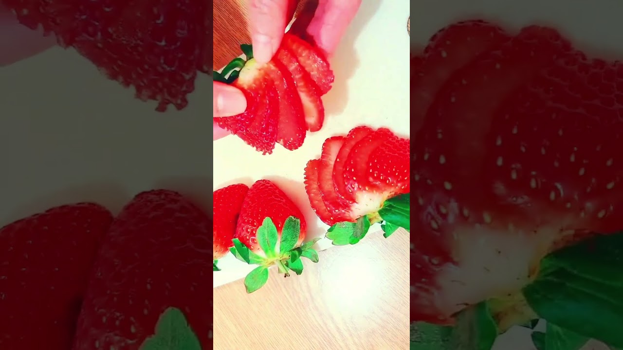 How to cut strawberries into a fan for garnish🍓🍓🍓 #howto #strawberry #strawberrygarnish #shorts