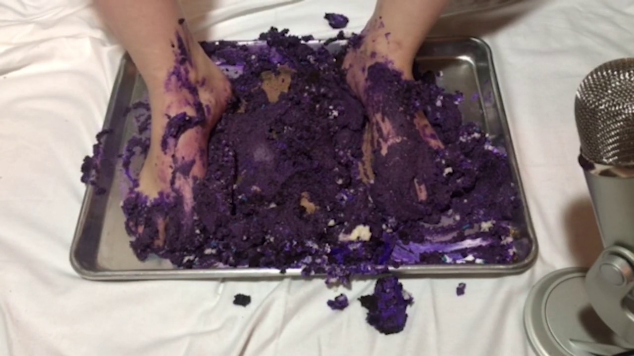 ASMR | FOOT SMASH | PURPLE FROSTING MARBLE CAKE W/ MILK