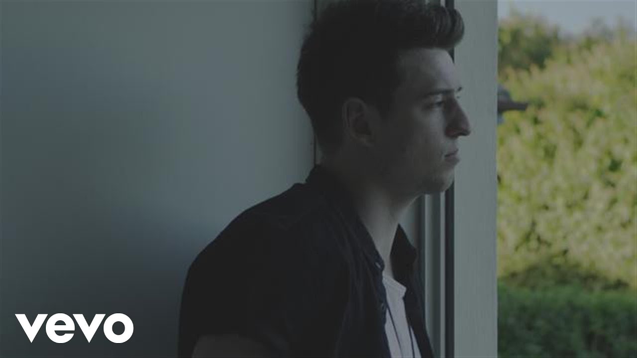 Taylor Henderson - Host of Angels