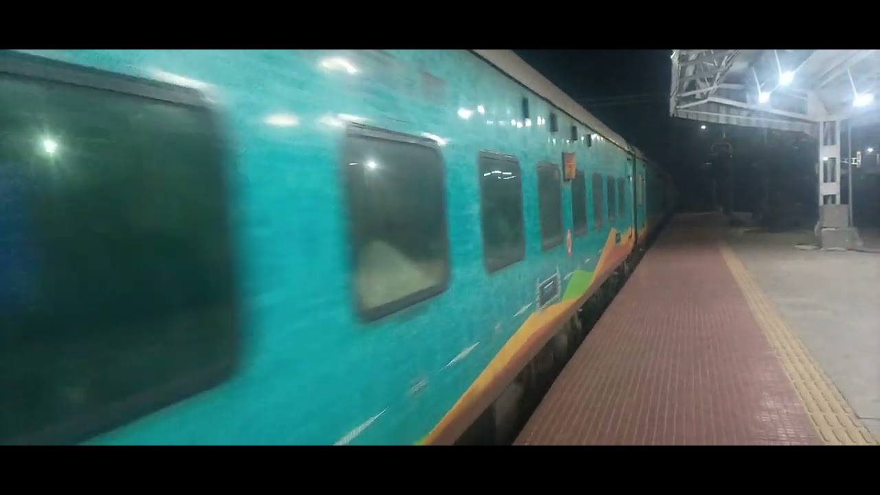 Hawrah puri super fast express train || super fast express train kam leta he stop || Indian railway 