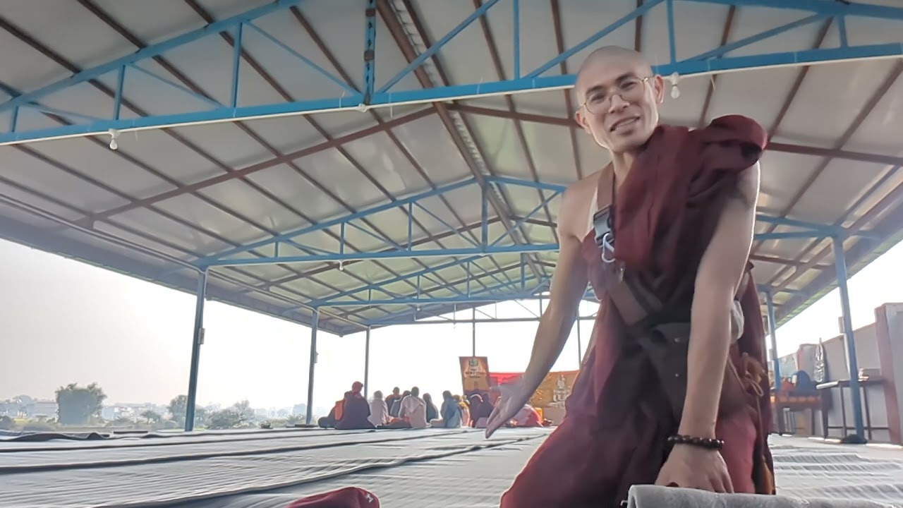 DETACHMENT and MINDFULNESS. Going through an identity crisis.