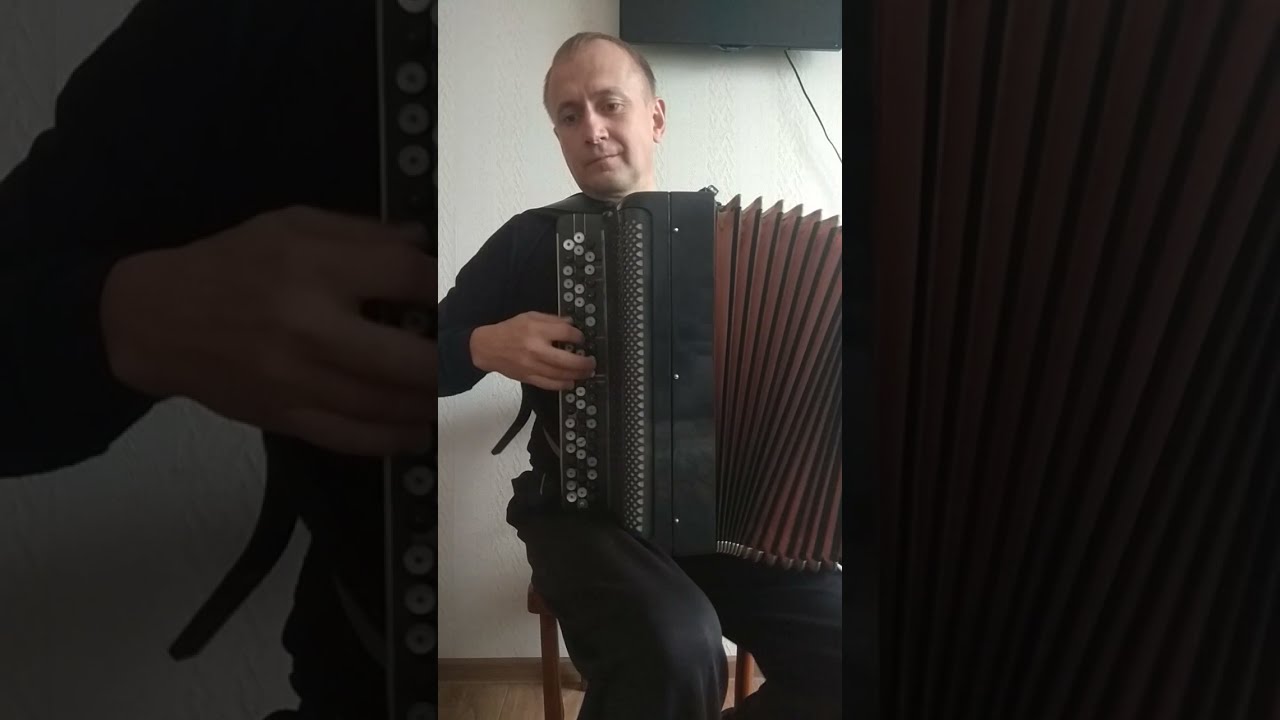 Кнопочки баянные, музыка В.Темнов, слова В.Бутенко.