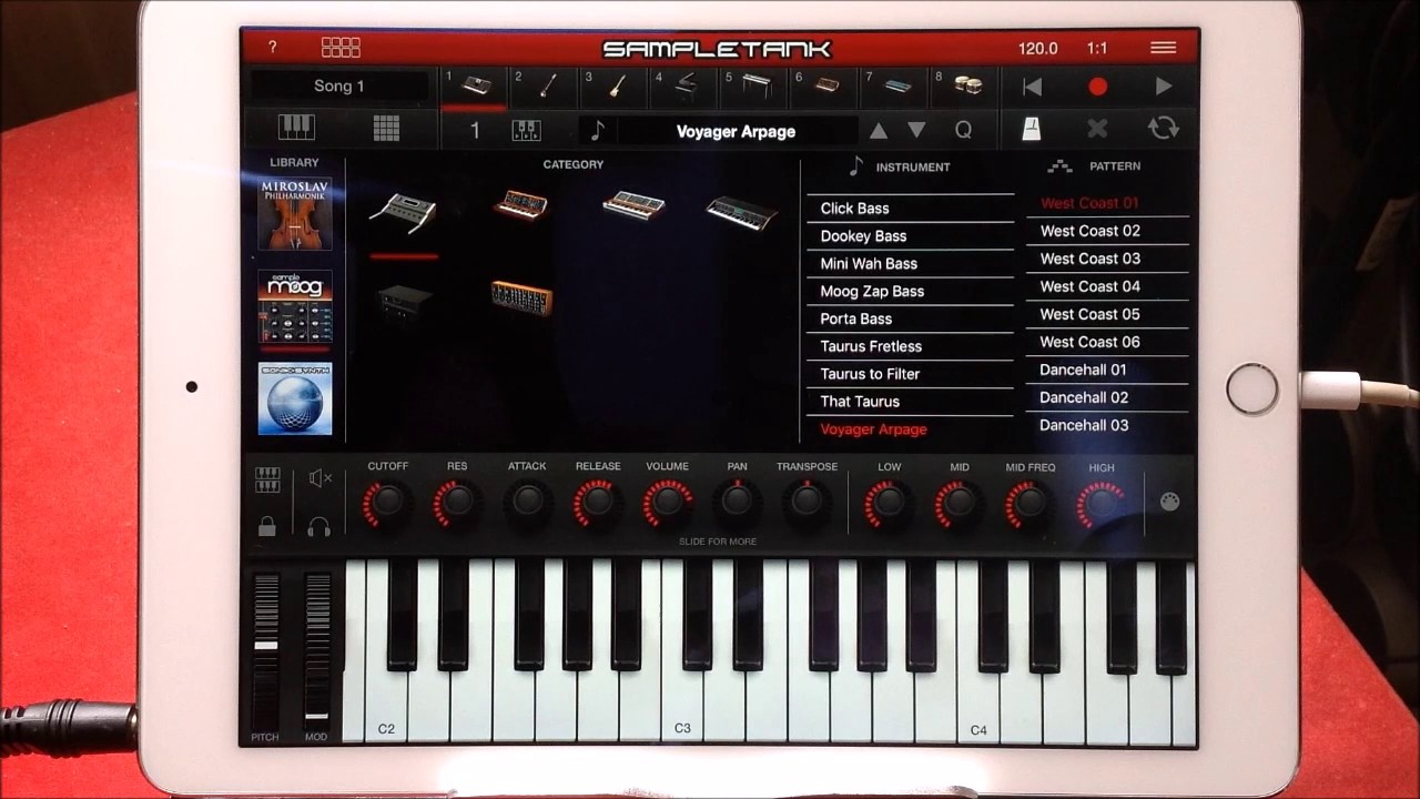 SAMPLETANK Sample Moog Pack - Quick Play Demo for the iPad