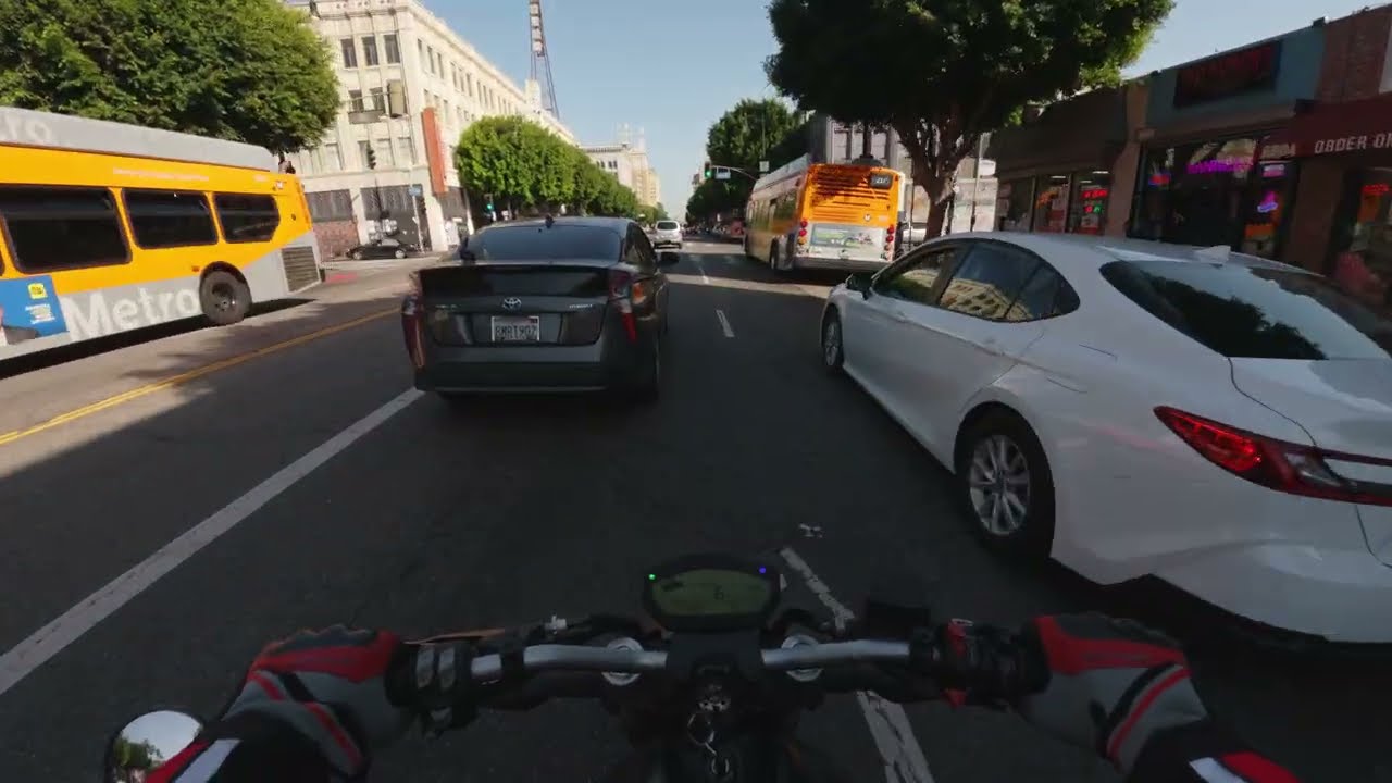 Голливуд бульвар, Лос Анджелес. Ducati Monster